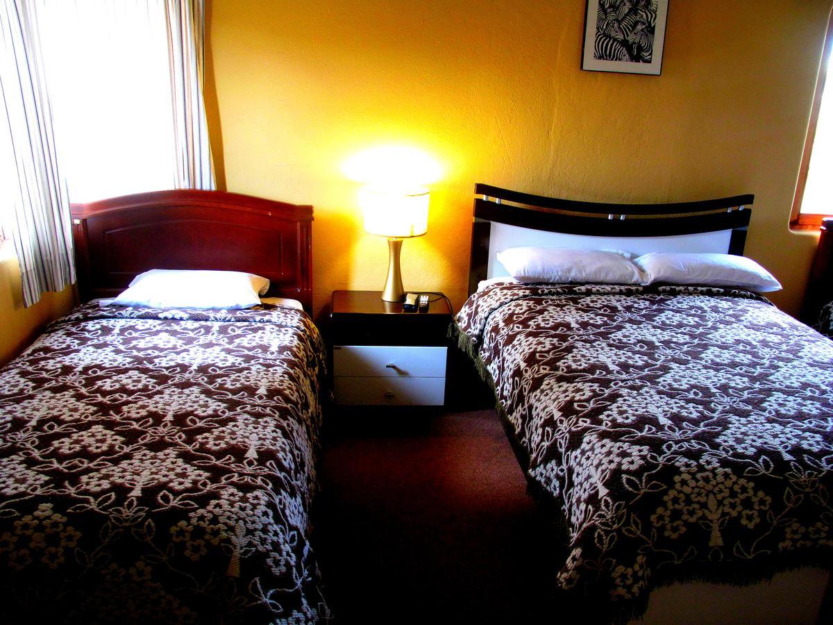 Aqua Hostal Mabel Куенка Екстериор снимка