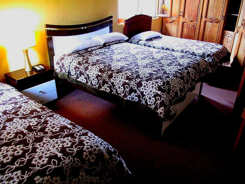 Aqua Hostal Mabel Куенка Екстериор снимка