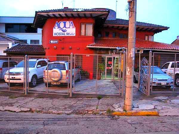 Aqua Hostal Mabel Куенка Екстериор снимка