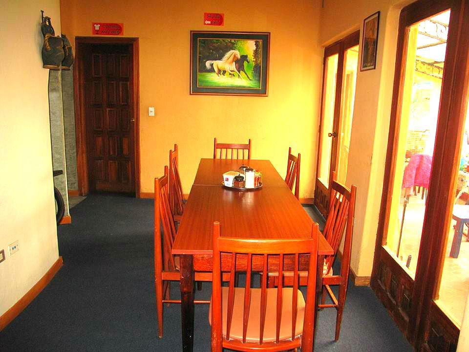 Aqua Hostal Mabel Куенка Екстериор снимка
