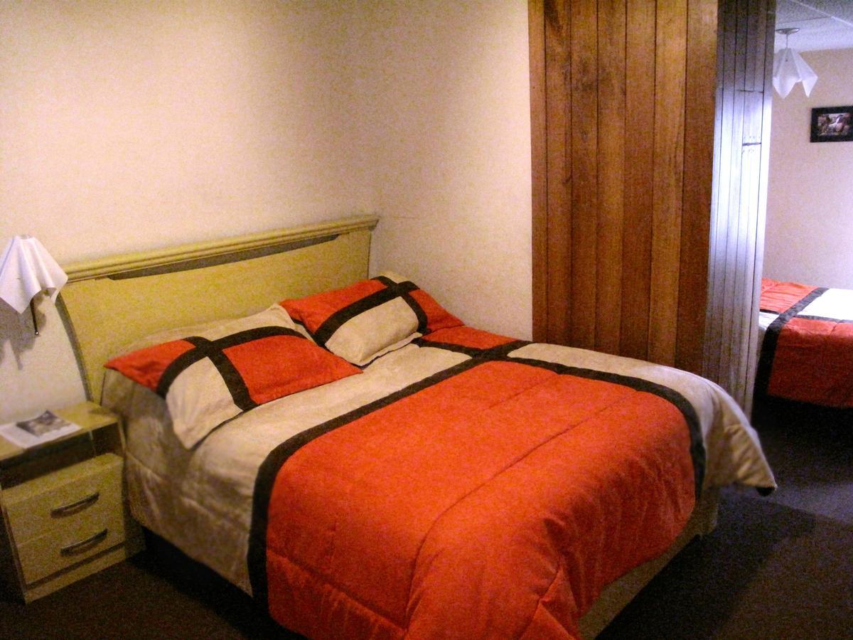 Aqua Hostal Mabel Куенка Екстериор снимка